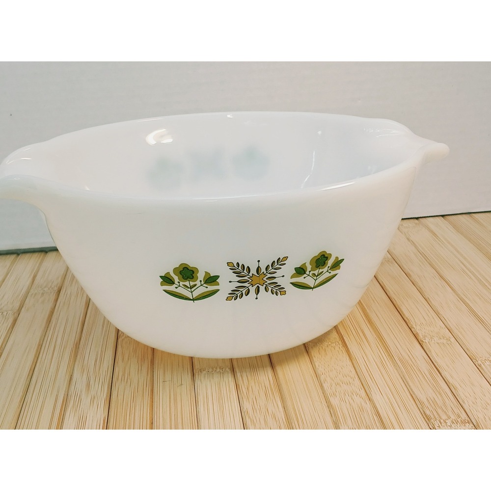 Anchor Hocking Fire-King Meadow Green Milk Glass Mixing Bowl 10.75 Inch Spouted